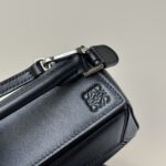 復刻LOEWE羅意威黑色平紋小號柔軟牛皮革Puzzle手袋
