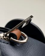 高仿LOEWE羅意威海軍小象賣萌小包
