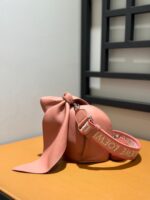 高仿LOEWE羅意威Bunny長耳兔子包