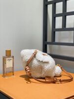 高仿LOEWE羅意威迪麗熱巴同款Bunny Bag毛毛兔包
