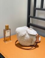 高仿LOEWE羅意威迪麗熱巴同款Bunny Bag毛毛兔包