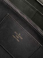 頂級LV路易威登M24607全黑Capucines Souple手袋