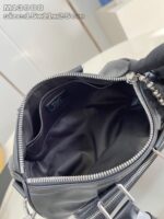 高仿LV路易威登M13988 Keepall Cargo Bandoulière 25手袋