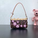 高仿LV路易威登M13666 Pochette Accessoires腋下包