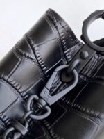 LV路易威登原單鱷魚皮紋M23947迷你手袋