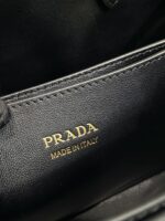 原單PRADA普拉達經典款黑色斜挎包小號1BA418