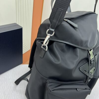 原單PRADA普拉達經典款黑色雙肩包背包2VZ108