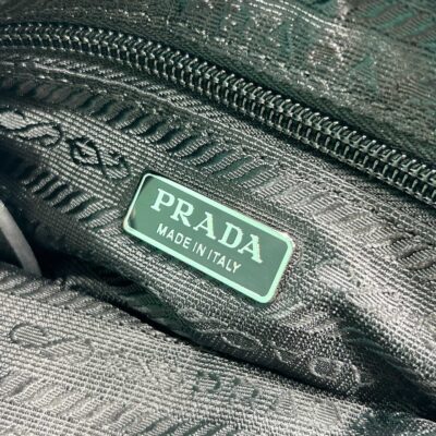 復刻PRADA普拉達新款採用進口尼龍面料黑色腋下包1NI545