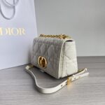 Dior 迪奧復刻版 Caro 奶油白羊皮金扣鏈條包