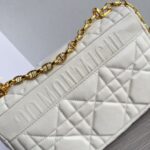 Dior 迪奧復刻版 Caro 奶油白羊皮金扣鏈條包
