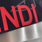 Fendi原單怪獸眼黑色短T紅字黑框標誌設計潮流感十足