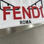 Fendi高仿怪獸眼白色短T紅字黑框標誌設計潮流感十足