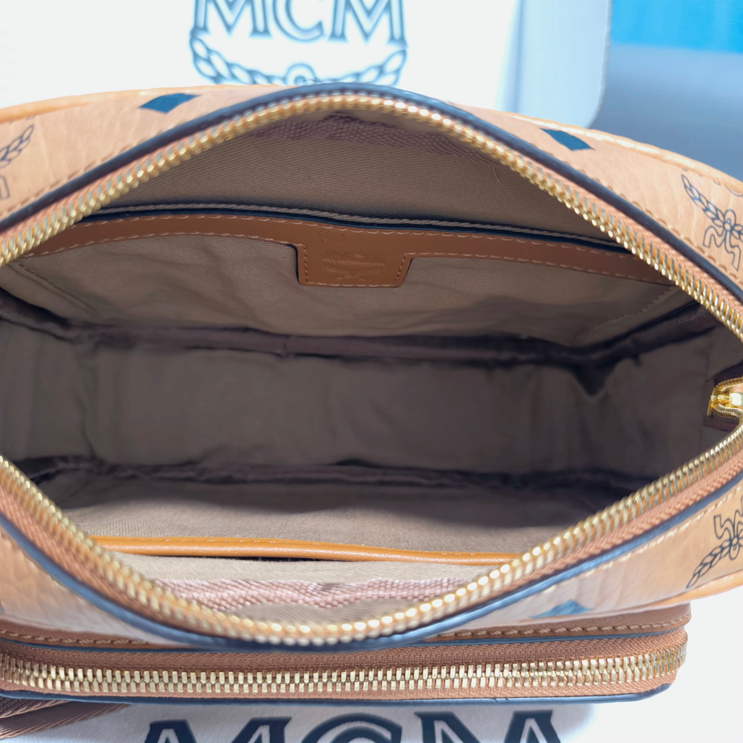 MCM Aren精品仿製 相機包 小號斜背包赵丽颖同款附官網同款包裝