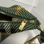 頂級burberry巴寶莉意大利針織格紋綠色飯盒包