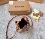 burberry巴寶莉高仿樺木棕色水桶包