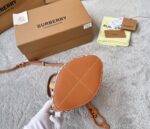 burberry巴寶莉高仿樺木棕色水桶包