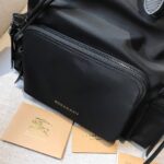 頂級burberry巴寶莉The Rucksack黑色軍旅男女通用背包