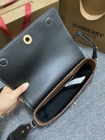 高仿burberry巴寶莉新款斜挎包