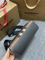 高仿burberry巴寶莉新款斜挎包