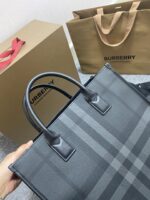 Burberry 黑灰格紋托特包挺版大容量手提肩背包商務通勤首選