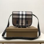 Burberry 深棕格紋斜背包 郵差包款精品高仿一比一原單