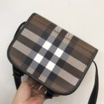 Burberry 深棕格紋斜背包 郵差包款精品高仿一比一原單
