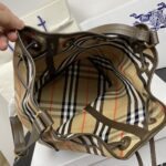 Burberry格紋束口水桶包復刻版一比一高仿女用肩背包