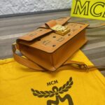 MCM Tracy Visetos斜背包干邑色小號翻蓋包精品仿製一比一原單款