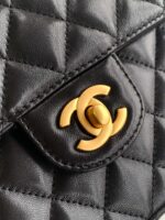 Chanel春夏黑金Kelly包復古金屬底釘設計高端復刻款