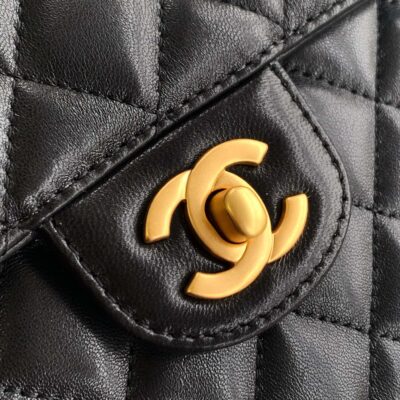 Chanel春夏黑金Kelly包復古金屬底釘設計高端復刻款