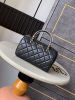 香奈兒早春迷你保齡球包圓筒波士頓包原單精品高仿
