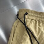 英倫休閒Burberry卡其色短褲簡約百搭精品高仿復刻一比一頂級