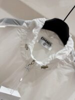 CHANEL 高仿白色風防曬外套 抽繩領設計春夏百搭輕盈時尚感