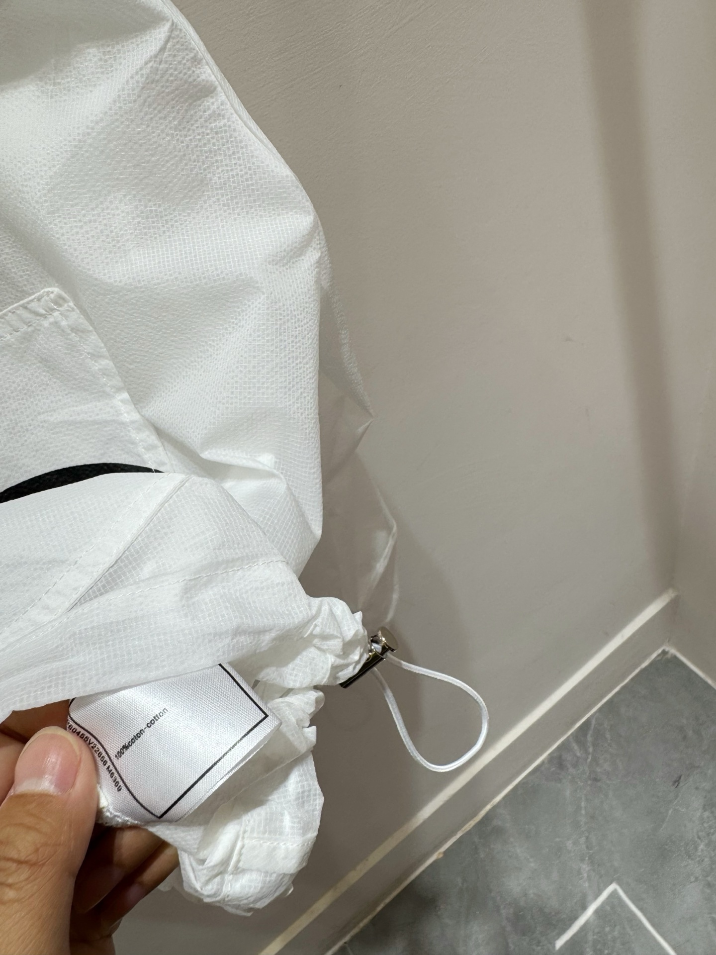 CHANEL 高仿白色風防曬外套 抽繩領設計春夏百搭輕盈時尚感