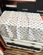CHANEL 一比一真絲絲巾 雙面同色90x90 字母Logo交織設計 浪漫優雅質感首選