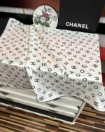 CHANEL 一比一真絲絲巾 雙面同色90x90 字母Logo交織設計 浪漫優雅質感首選
