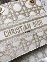 Dior 迪奧精品仿製 Mini Lady D-Lite 金白刺繡手提包