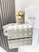Dior 迪奧精品仿製 Mini Lady D-Lite 金白刺繡手提包