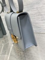 Dior 迪奧頂級原單 30 Montaigne 天藍色滑面牛皮金扣肩背包