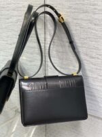 Dior 迪奧高仿 30 Montaigne 黑色滑面牛皮金扣肩背包