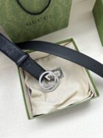 Gucci GG壓紋黑色皮帶銀扣雙G復刻精品腰帶一比一高仿男士真皮皮帶