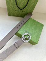 Gucci GG壓紋金扣皮帶灰色精品仿製真皮腰帶 一比一復刻男士皮帶