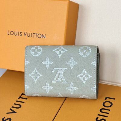LV M12635高仿復刻Victor短夾壓紋小牛皮設計緊湊卡槽配置輕巧質感精品風