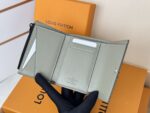 LV M12635高仿復刻Victor短夾壓紋小牛皮設計緊湊卡槽配置輕巧質感精品風