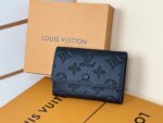 LV M12635精品仿製Victor短夾壓紋小牛皮設計緊湊卡槽配置輕巧質感精品風