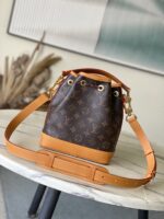 LV精品仿製Noe Cargo水桶包M14017復古做舊皮革百搭設計法式優雅精品風格