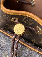 LV精品仿製Noe Cargo水桶包M14017復古做舊皮革百搭設計法式優雅精品風格