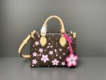 LV M13269 復刻版OnTheGo小號手袋櫻花圖案村上隆聯名粉嫩優雅小包春季亮眼款