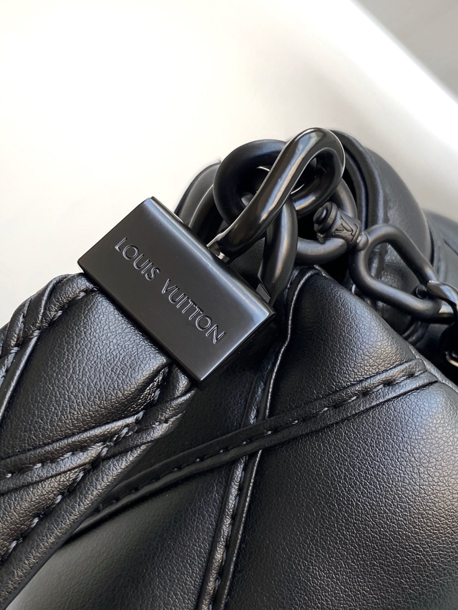 LV 中號手袋 M11374 全黑高仿原單羊皮革復刻包