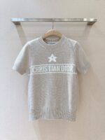 Dior 迪奧精品仿製薄針織套頭衫 顯白修身版型 星星Logo甜美百搭款